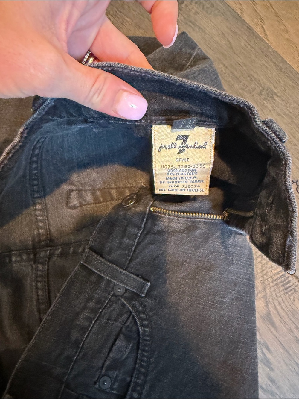 7 For All Mankind Black Flare Jeans with Lightning Bolt Back Pockets - Picture 4 of 4
